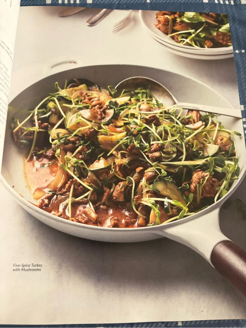 The Essential WW Freestyle‎ Cookbook Weight Watchers 150 Dishes 30 Minutes  Less